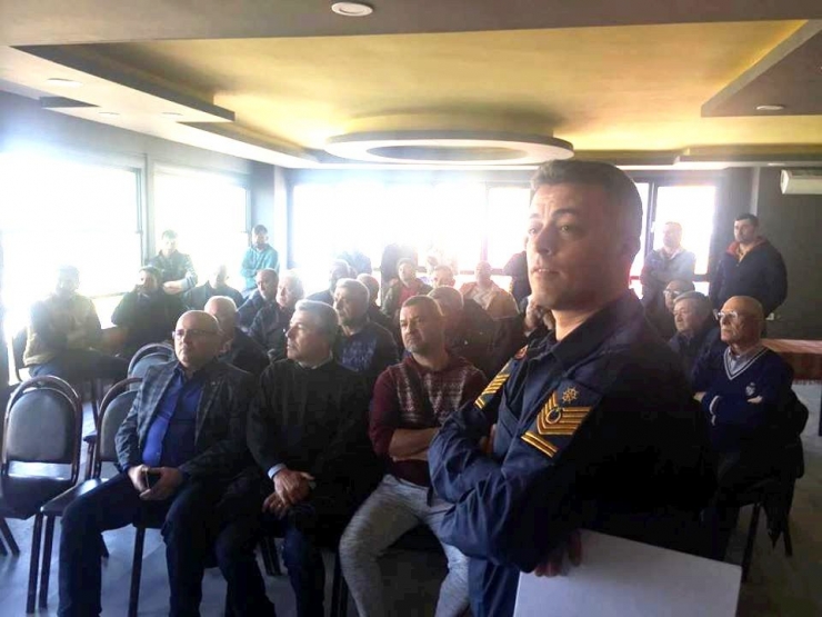 Burhaniye’de Balıkçılara Suni Resif Uygulaması Anlatıldı