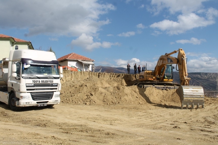 Tosya’da Yatılı Kur’an Kursu İnşaatına İlk Kazma Vuruldu