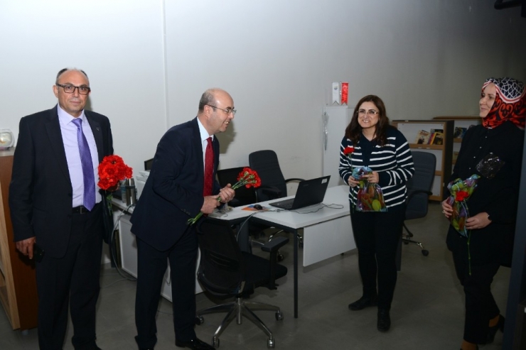 Selehattin Ekicioğlu: "Kadın, Hayatı Her Gün Yeniden Var Eder”