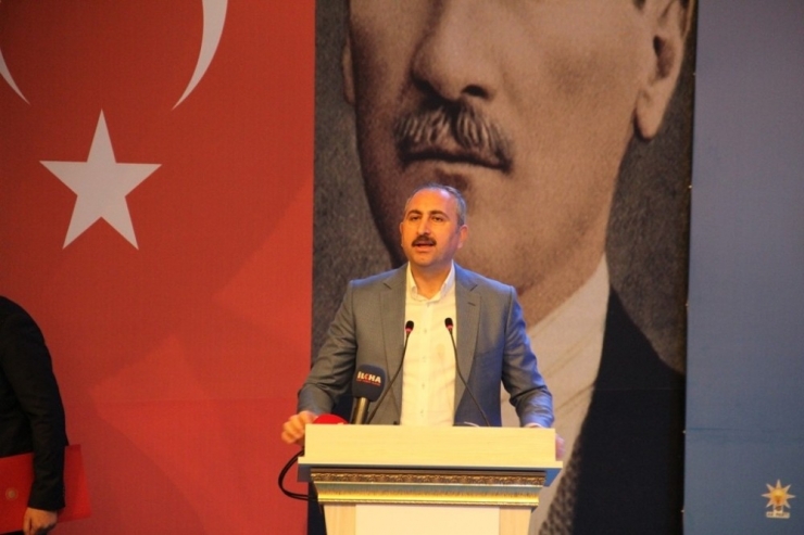 Bakan Gül: "Bu Çocukların Yeri Dağın Yolu Değil Okulun Yoludur"