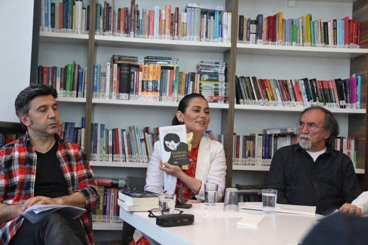 Nazan Kesal 8 Mart Kadınlar Gününde Ataşehir’de “Yaralarım Aşktandır” Dedi