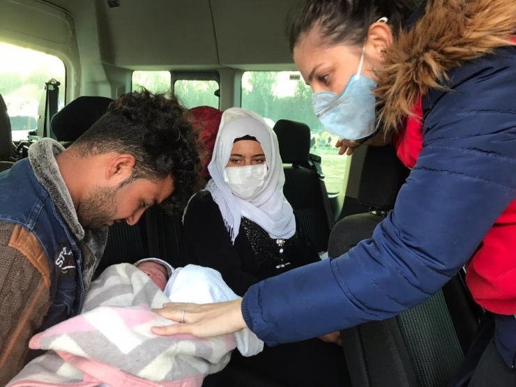 Umut Yolculuğunun İlk Bebeği Gözlerini Dünyaya Açtı