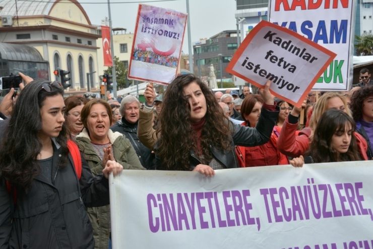 Kadınlardan 8 Mart Yürüyüşü