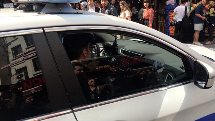 Dönerci Tartıştığı Yabancı Uyruklu Şahsı Elinden Bıçakladı