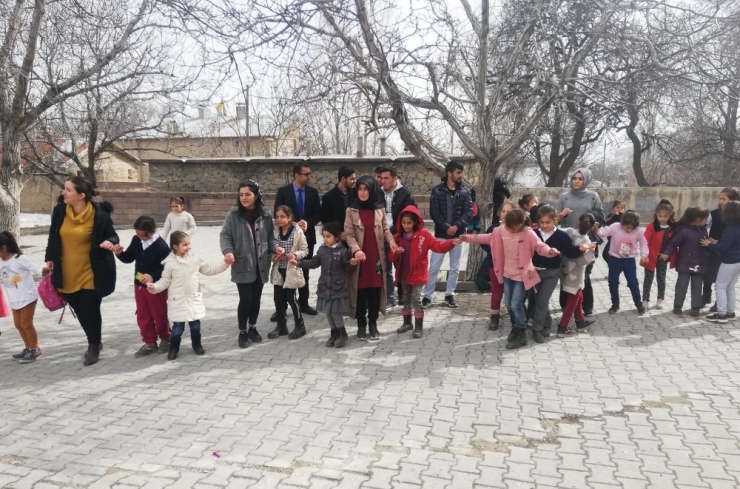 Kyk Öğrencileri, Minik Kardeşleriyle Gönül Bağı Kurdu