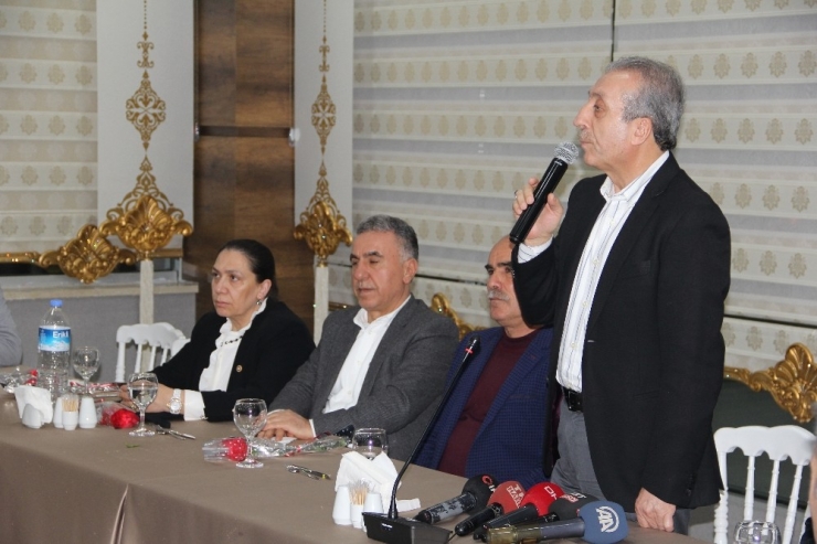 Cumhurbaşkanı Erdoğan Hdp Önündeki Annelerin Kadınlar Günü’nü Kutladı