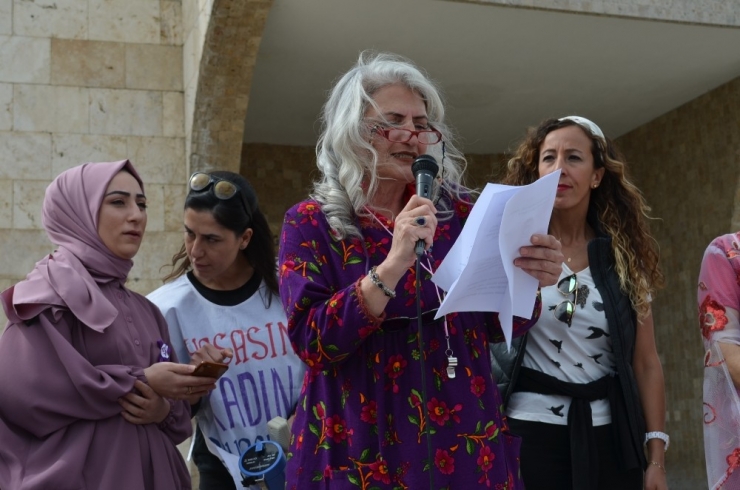 Didim’de Kadınlar 8 Martı Alanlarda Kutlandı