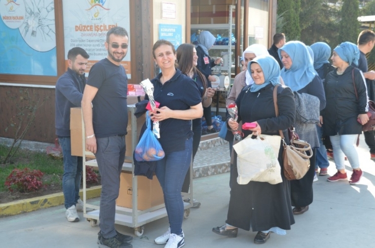 Fabrikada Çalışan Kadınlar Unutulmadı