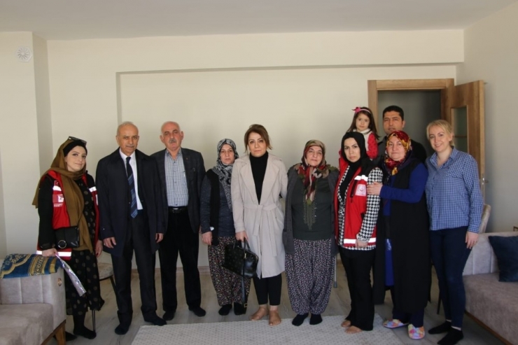 Elazığ’da Şehit Annesi Ve Depremzedelere Ziyaret