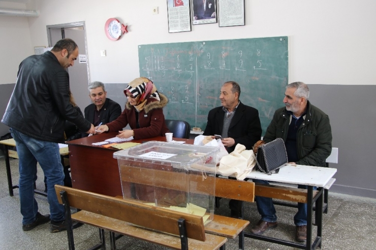 Elazığ’da Bir Köy Mahalle Olmak İçin Referanduma Gitti