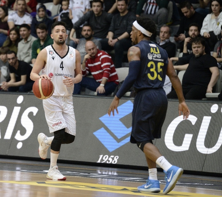 Ing Basketbol Süper Ligi: Beşiktaş: 73 - Fenerbahçe Beko: 74