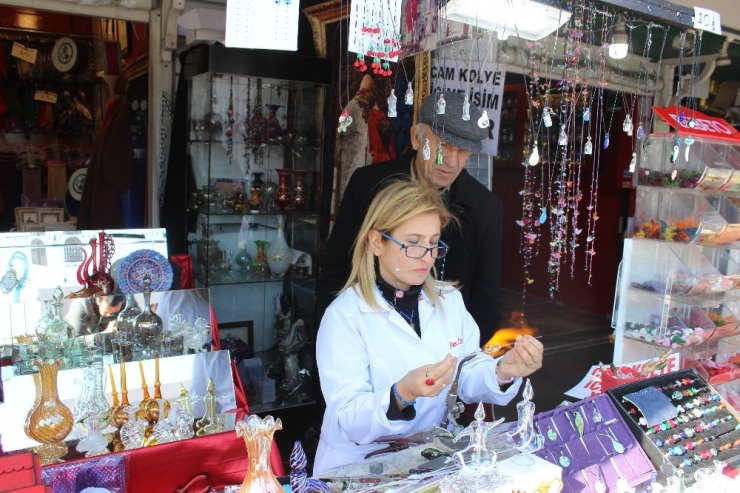 Babasının Yarım Asırlık Mesleğine Kızı Sahip Çıktı