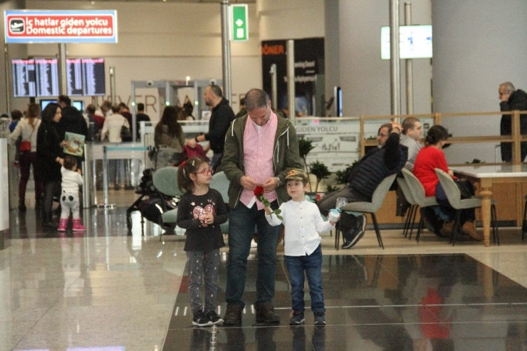 İstanbul Havalimanı’nda Kadınlar Günü’nde Kadınlara Şaşırtan Hediye