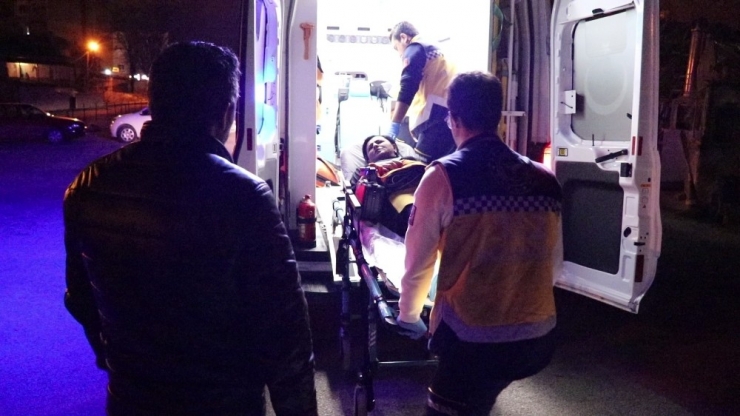 Karnından Bıçaklanan Kadın Tedavi Altına Alındı