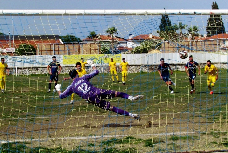 Alaçatıspor, 7-1’lik Galibiyeti Kadınlara Armağan Etti