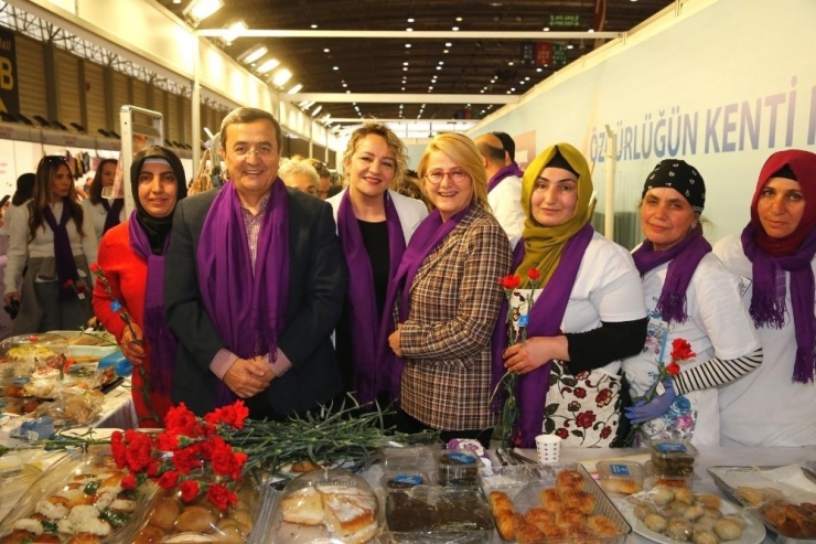 Kadınlar Günü Konak’ta Bambaşka