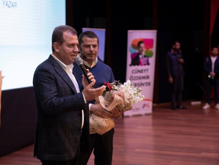 Gazeteci Cüneyt Özdemir, Mersin’de İletişimin Alfabesini Tecrübeleriyle Anlattı