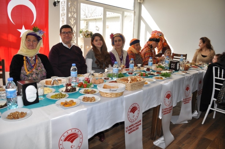 Milas’ta Kadınlar Günü’nde Kahvaltı Etkinliği Düzenlendi