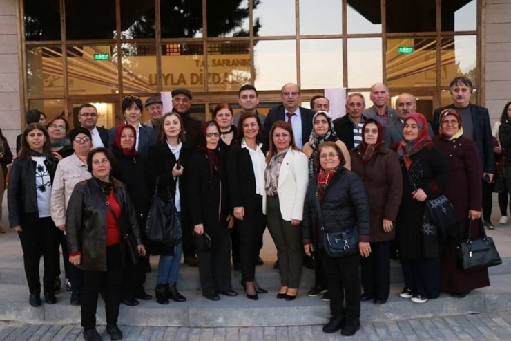 ‘Siyaset, Hukuk Ve Medyada Kadın Algısı Ve Hakları’ Paneli Düzenlendi