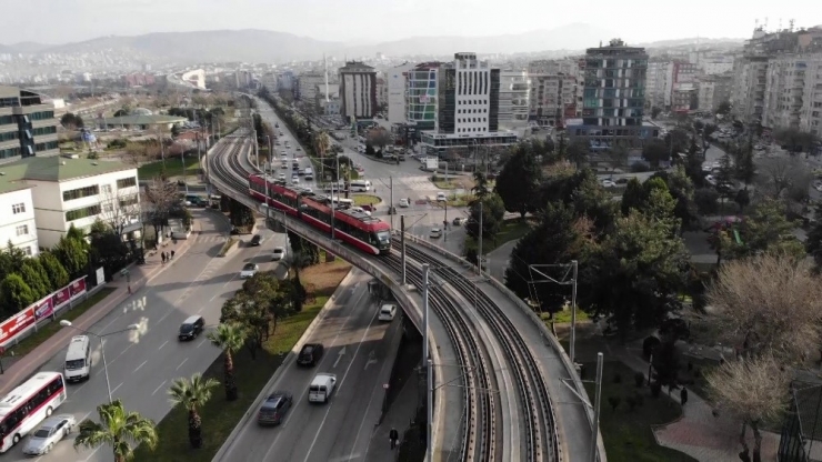 Her Gün On Binlerce Kişinin Bindiği Tramvaylar Kadınlara Emanet