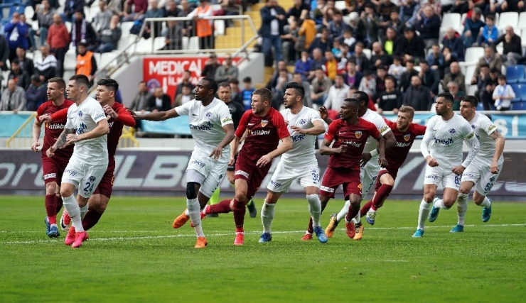 Süper Lig: Kasımpaşa: 3 - Kayserispor: 0 (İlk Yarı)