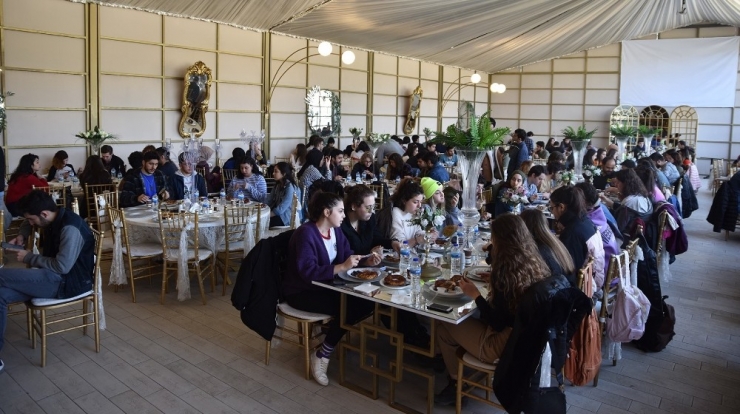 Başkan Ataç Gençler İle Bir Araya Geldi