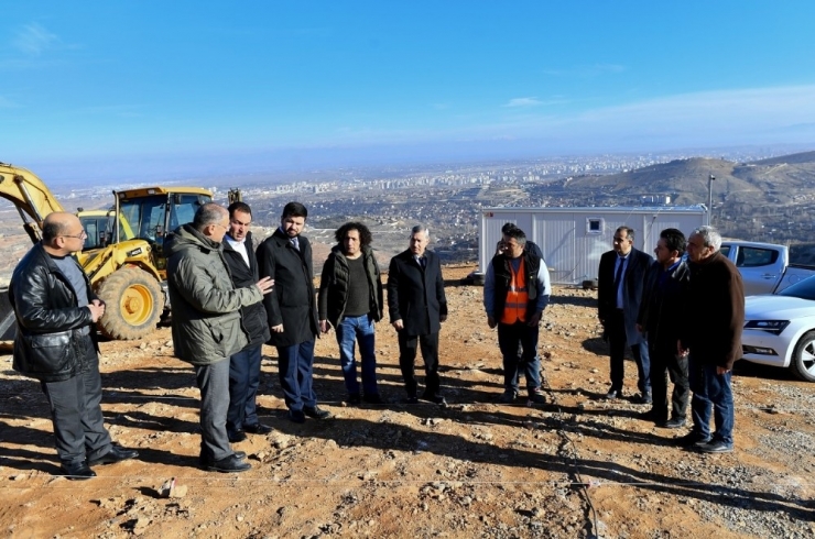 Yeşilyurt Belediyesi’nden 5 Noktaya Güneş Enerji Santrali