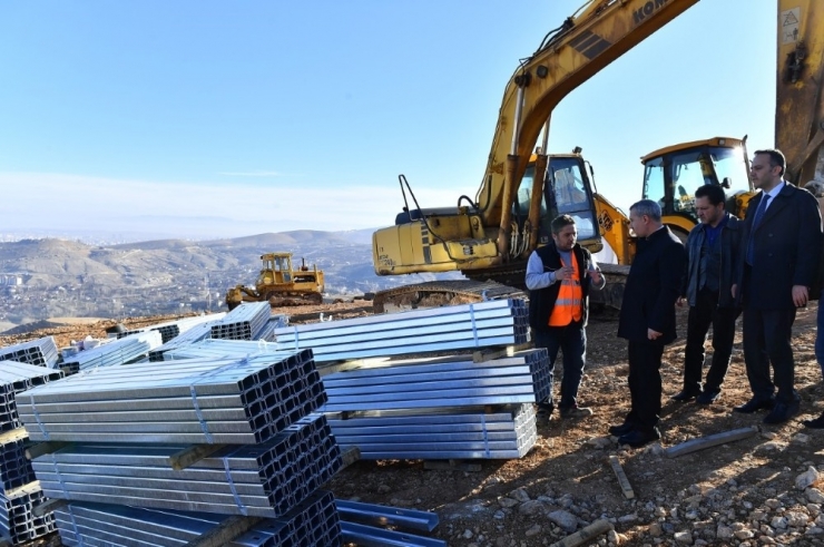 Yeşilyurt Belediyesi’nden 5 Noktaya Güneş Enerji Santrali