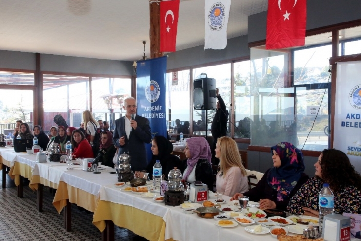 Gültak, 8 Mart’ta Kadınlarla Buluştu