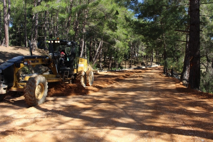 Manavgat Gençler Yolu Asfalta Hazırlanıyor