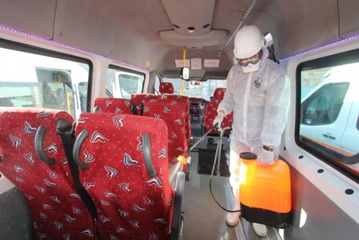 Bayburt’ta Toplu Taşıma Araçları Ve Dolmuş Durakları İlaçlanıyor