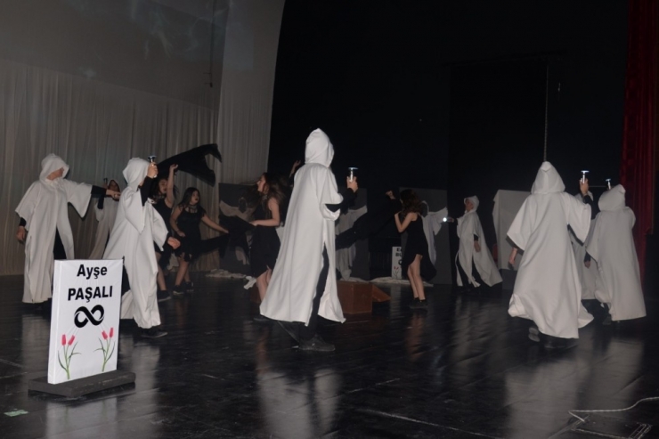 Kadınların Haykırış Öyküsü "İçimdeki Yangın" Adlı Oyun Sahnelendi