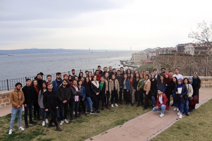 Üniversitelilerden Gelibolu Çıkarması