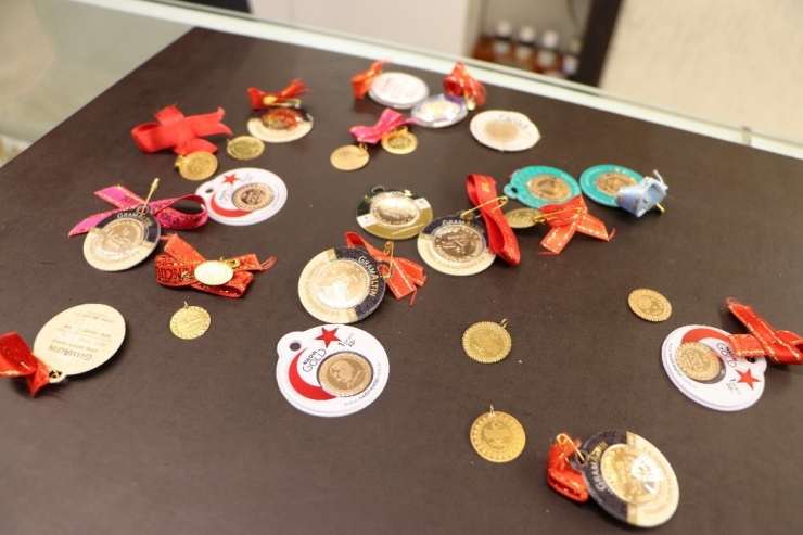 Çeyrek Altın Fiyatları Arttı, 1 Gramlık Ve Yarım Gramlık Altınların Satışında Artış Yaşandı