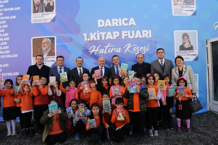 Darıca Kitap Fuarı’nı 80 Bin Kişi Ziyaret Etti