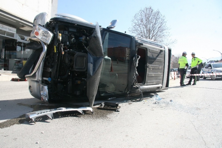 Denizli’de Akıllara Durgunluk Veren Trafik Kazası