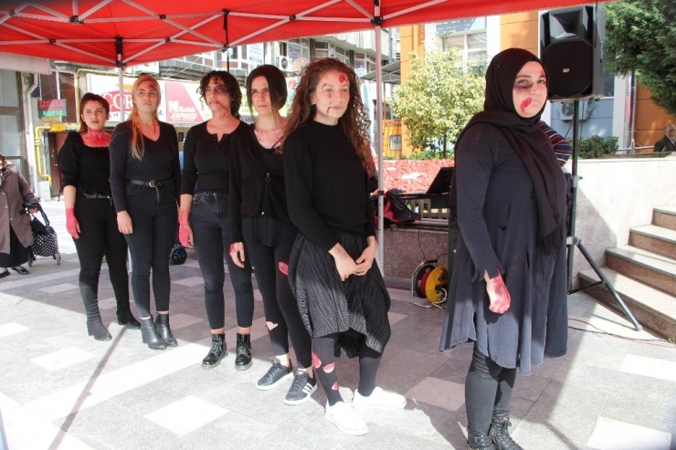 Devrek Kent Konseyinden “Kadına Şiddet ” Temalı Defile