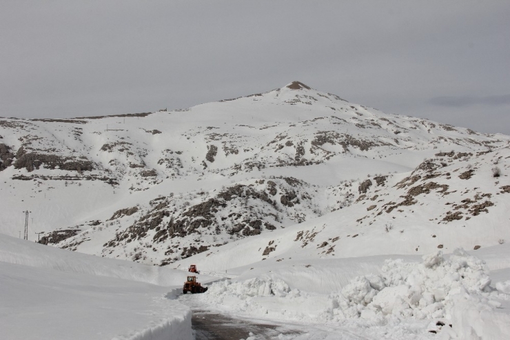 Nemrut Dağı Yolu Açıldı