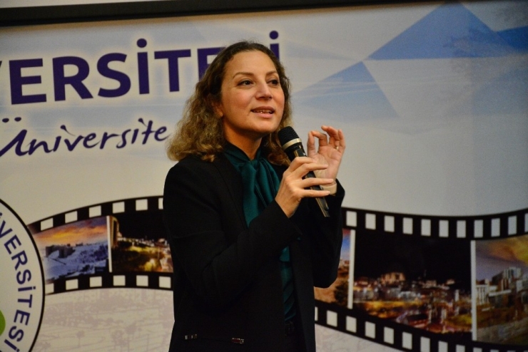 Rektör Çakar “Kız Öğrencilerin Oldukça Başarılı”