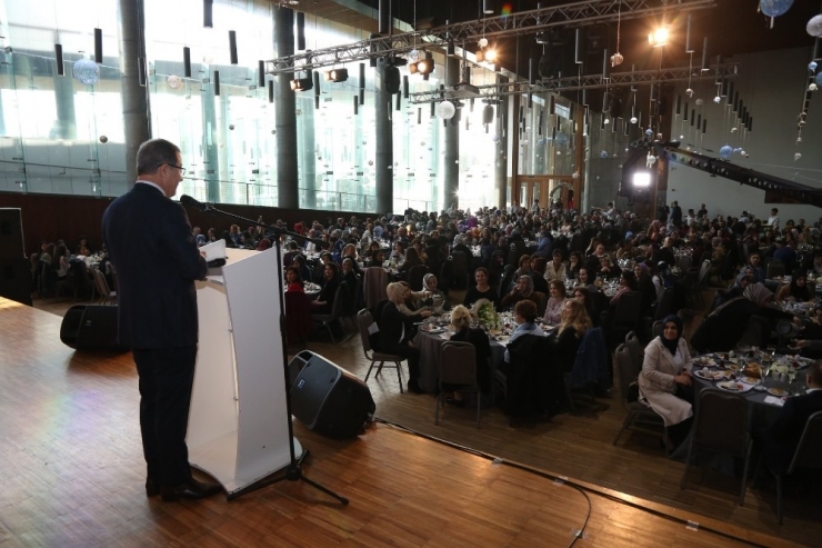 Başkan Deniz Köken, Personelin Kadınlar Gününü Kutladı