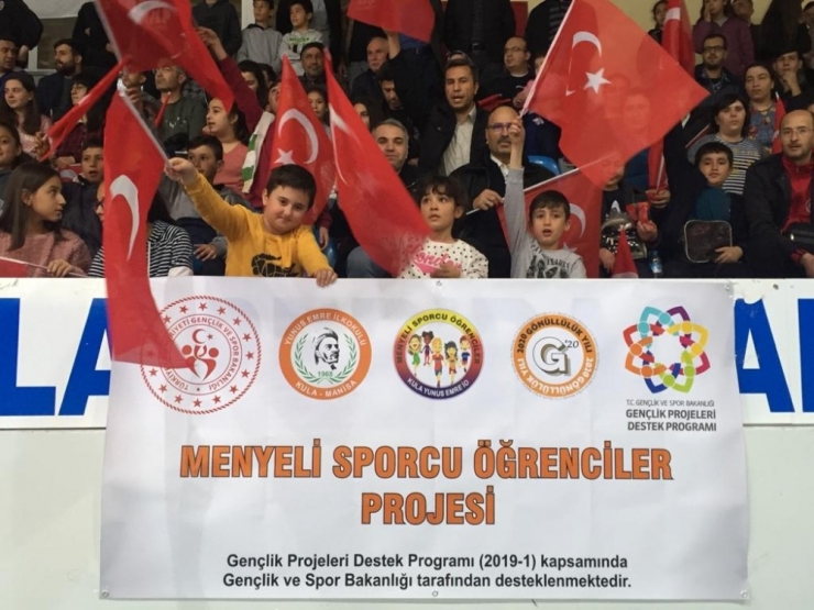 ’Menyeli Sporcu Öğrenciler’ Voleybolcularla Buluştu