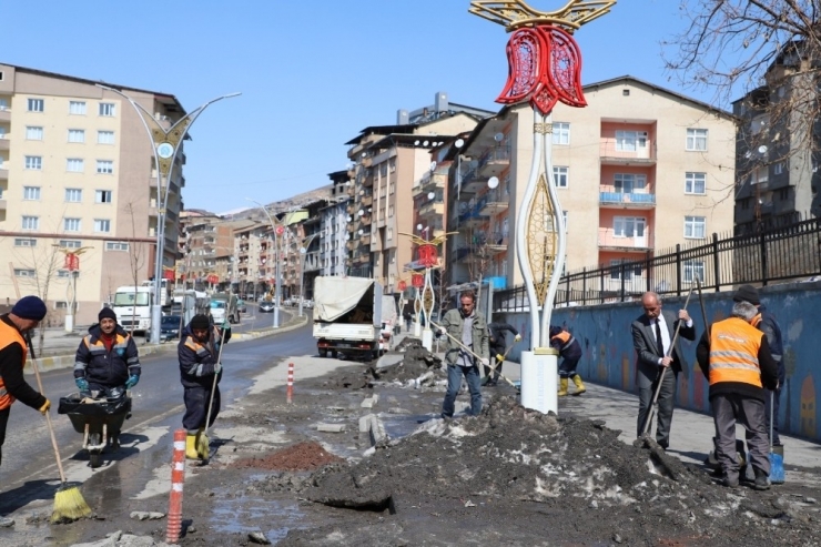 Hakkari Belediyesinden Bahar Temizliği