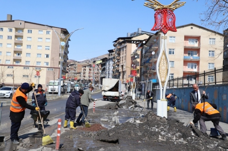 Hakkari Belediyesinden Bahar Temizliği