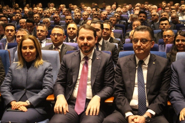 Bakan Albayrak: “Faizler 8 Ay Öncesinde Yüzde 25-30’lardan Bugün Tek Haneli Rakamlara Düştü”