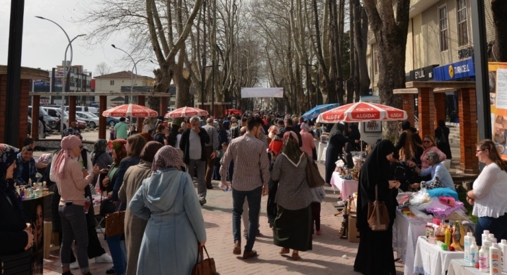 Hendekli Kadınlar El Emeği Göz Nuru Ürünlerini Satışa Çıkardı