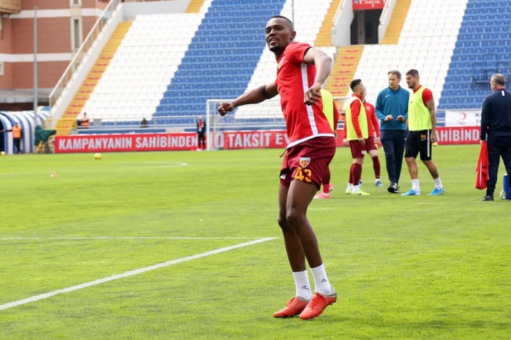 Bernard Mensah Hakemleri Suçladı