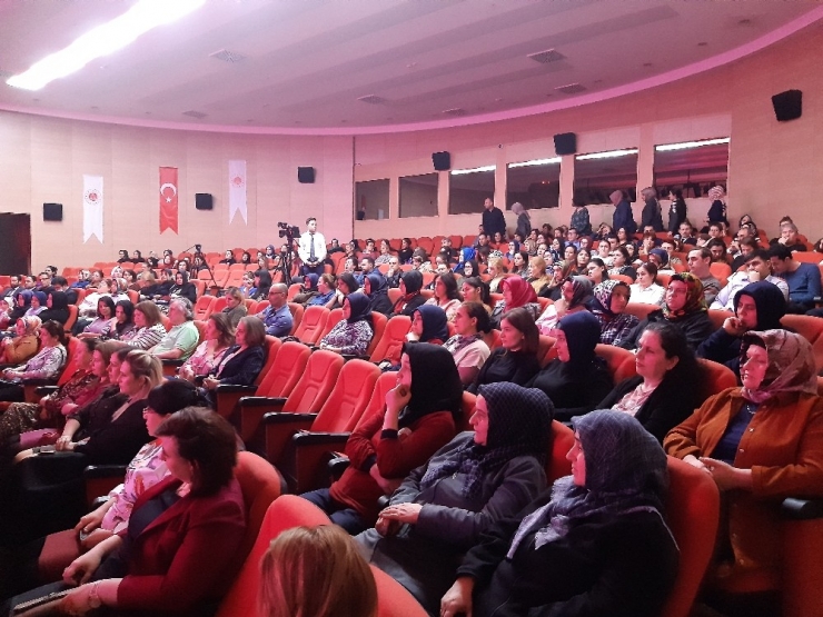 Adliyede 8 Mart Etkinliği