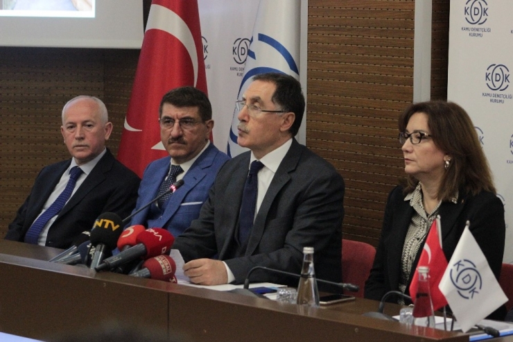 Kdk’dan Türkiye-yunan Sınırındaki Göçmenleri Anlatan Rapor