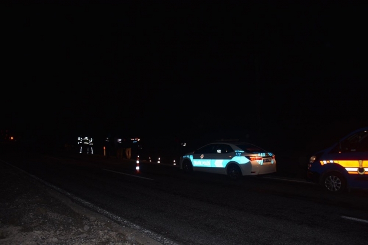 Aracı Arızalanan Şahsa Otomobil Çarptı