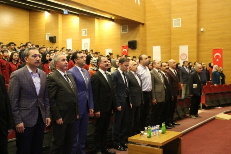 Siirt’te Deprem Konulu Tiyatro Sergilendi